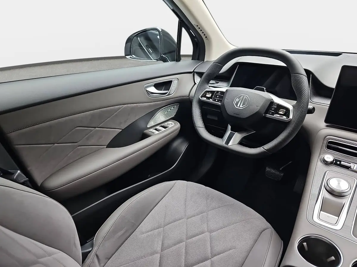 MG ANDERE EV 77 KWH LUXURY PANORAMA LEDER 20-ZOLL
