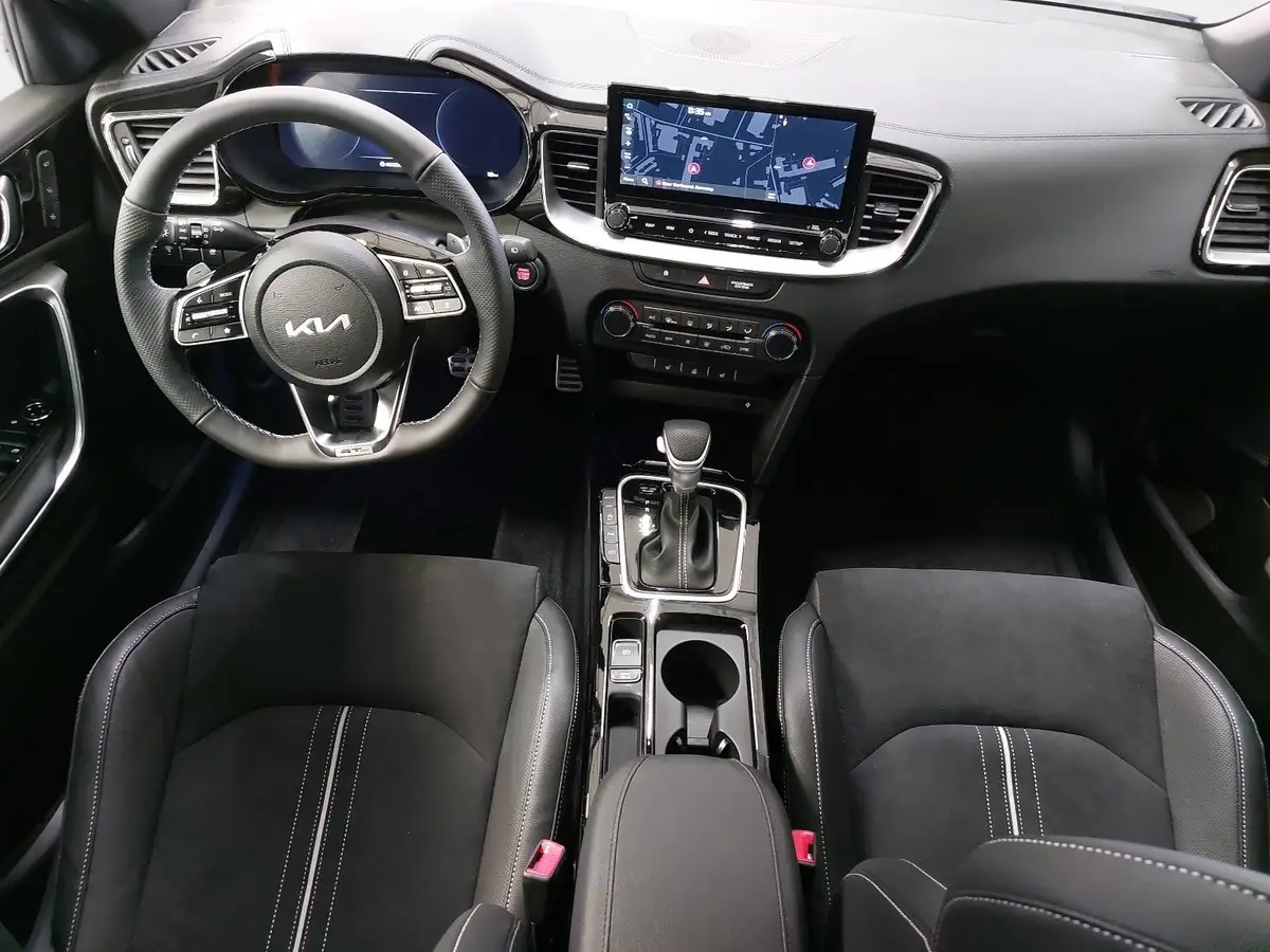 KIA CEED 1.5 T-GDI DCT7 GT LINE TECHNOLOGIE LEDER PERFORMANCE