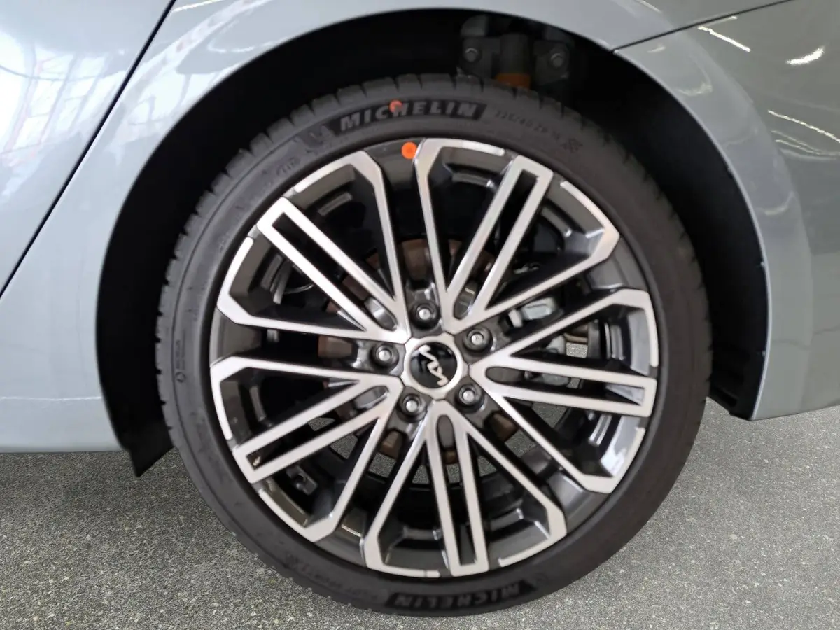 KIA CEED SW 1.5 T-GDI DCT7 GT-LINE TECHNOLOGIE LEDER PERFORMANCE