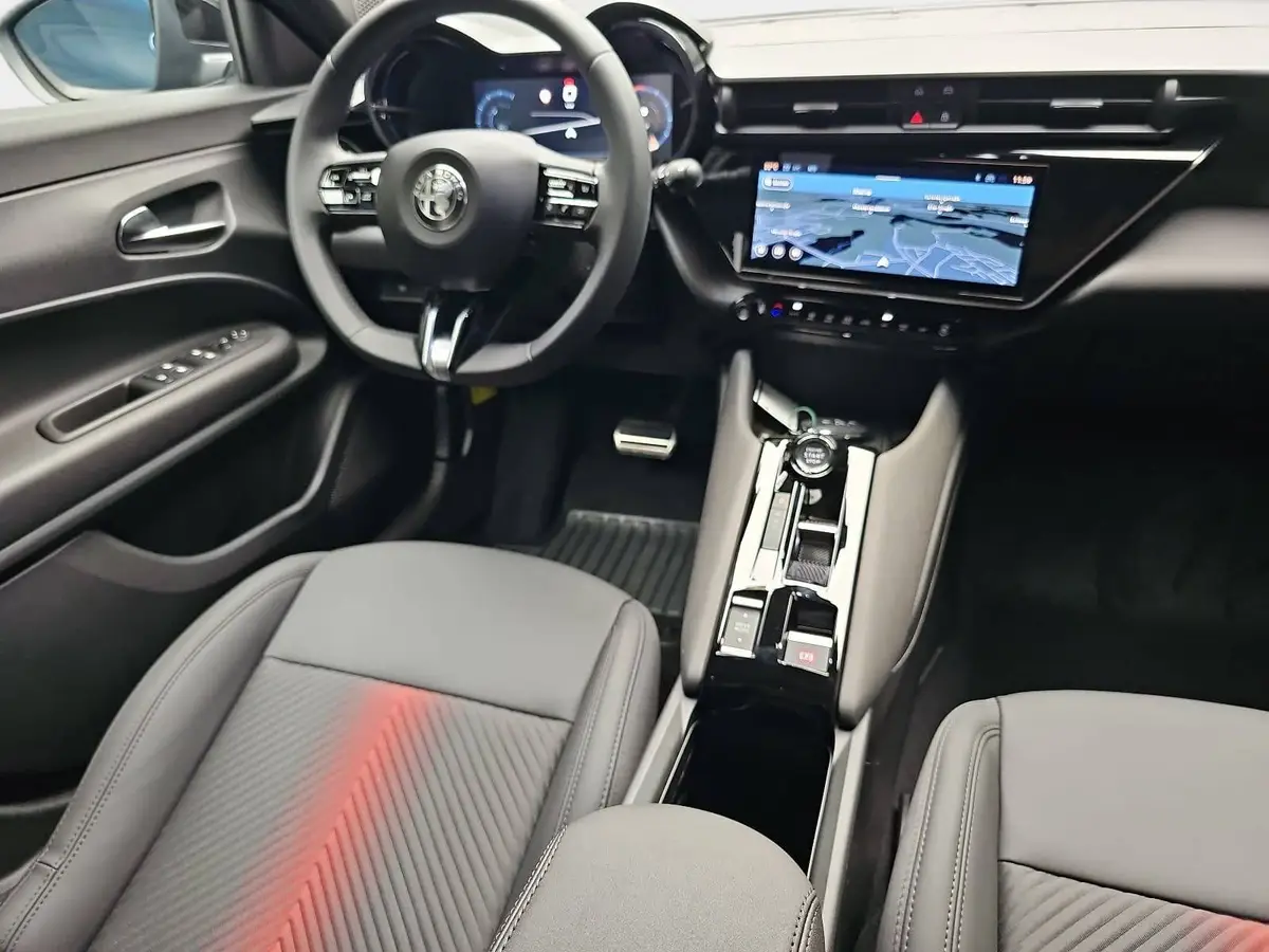 ALFA ROMEO JUNIOR IBRIDA 1.2 VGT 48V-HYBRID 21KW TI TECHNOLOGIE PAKET 18 ZOLL LM