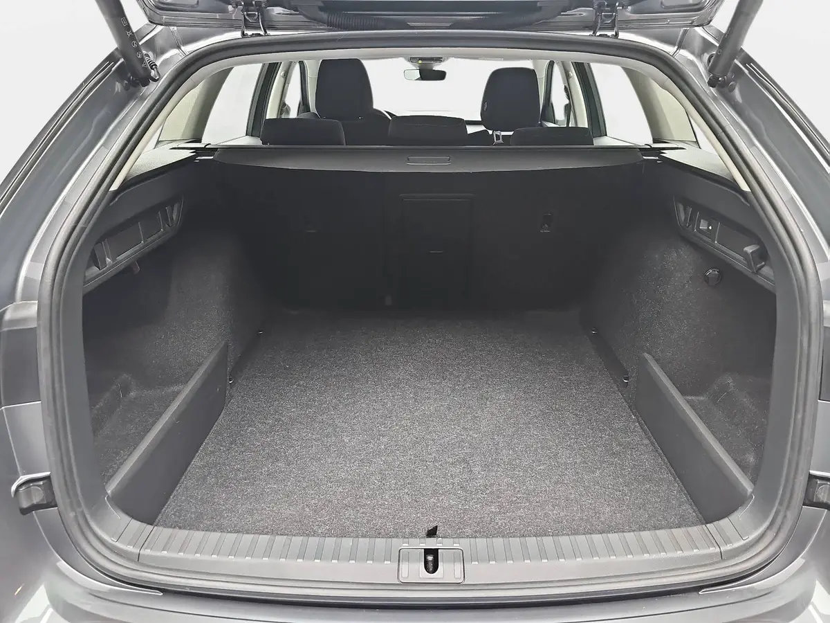 SKODA OCTAVIA COMBI 1.5 TSI DSG SELECTION LED AUDIO WINTER EL.HECKKL. 