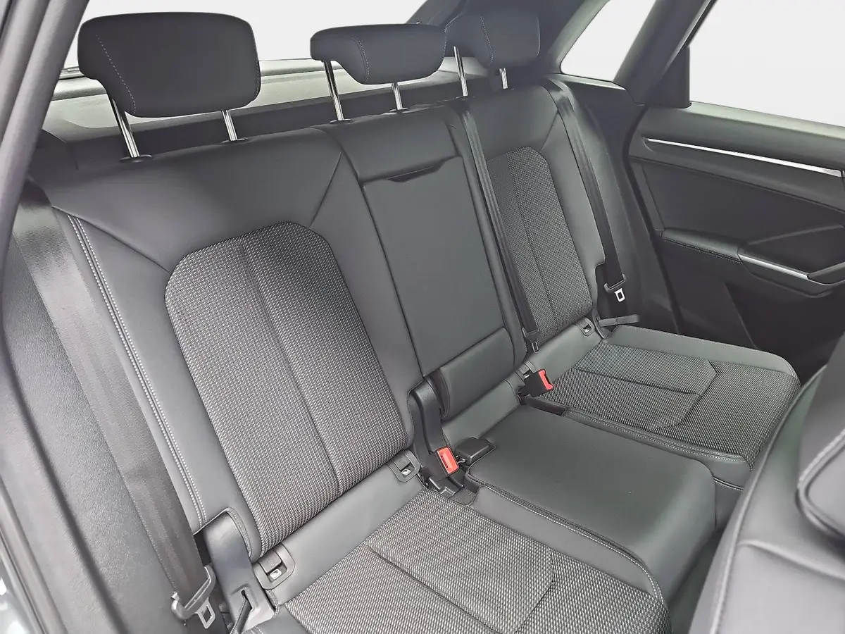 AUDI Q3 35 TDI S-TRONIC S LINE NAVI LED PANO ACC BLACK+ KA