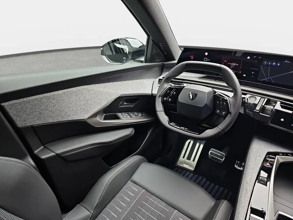 PEUGEOT 3008 1.2 HYBRID 145 E-DSC6 GT NAVI KLIMA LED AHK LM19