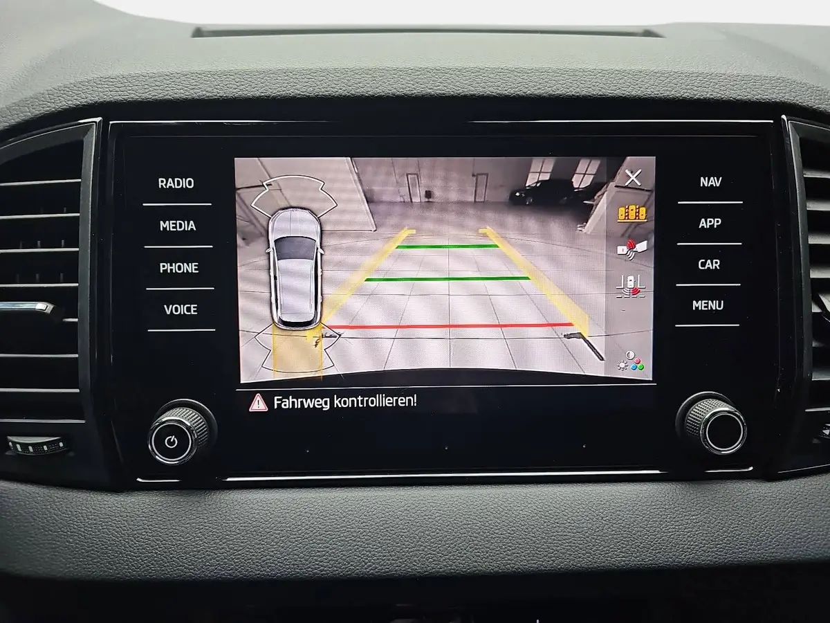 SKODA KAROQ 2.0 TSI DSG SPORTLINE 4X4 ACC AHK