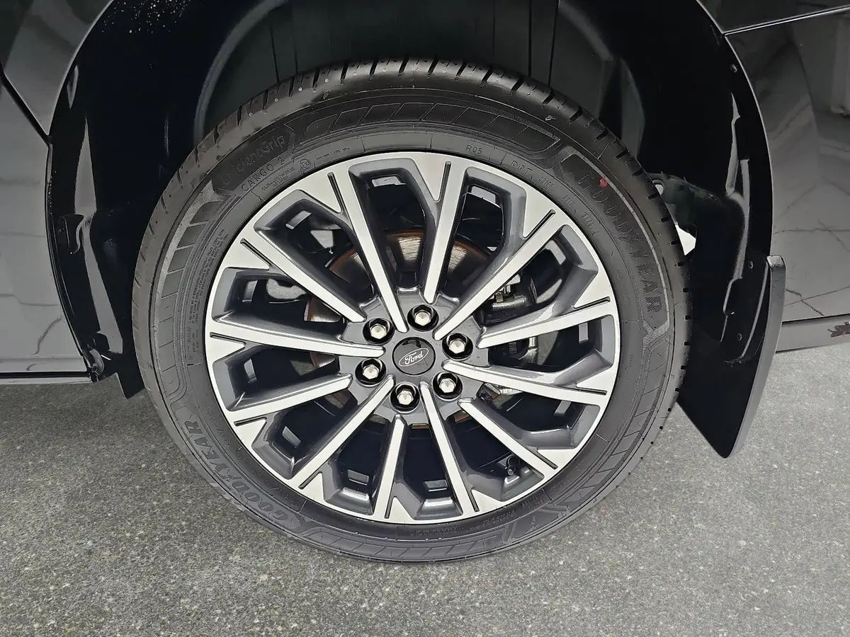 FORD TOURNEO CUSTOM 2.0 ECOBLUE AUTO. L1 TITANIUM X NAVI LED AHK