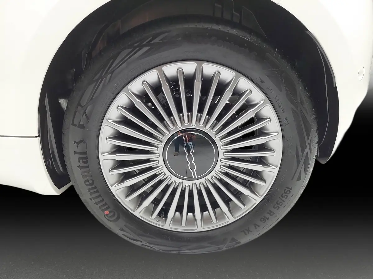 FIAT 500 ELEKTRO 42 KWH KOMFORT PAKET, 16 ZOLL LM FELGEN