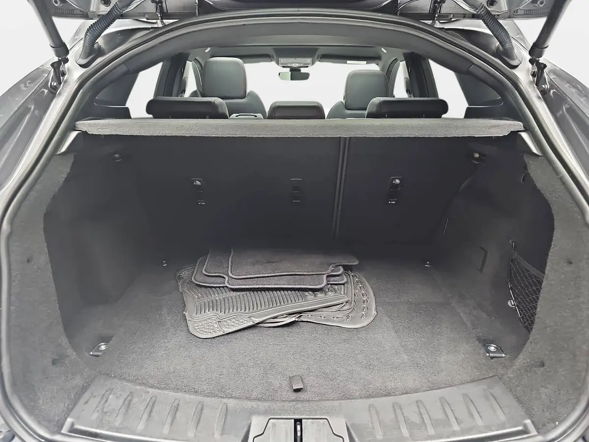 JAGUAR E-PACE D180 AUTO. R-DYNAMIC AWD NAVI LED LEDER WINTER 360