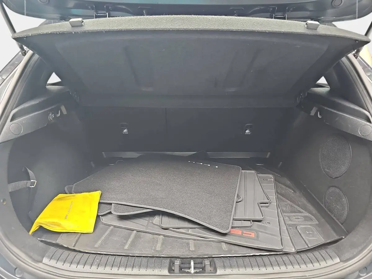 KIA CEED 1.6 CRDi Spirit Navi Winter P-Assist LM