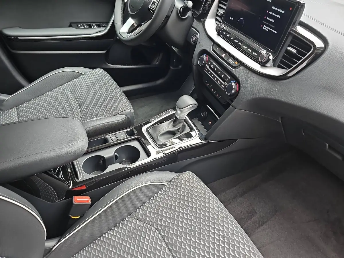 KIA CEED 1.5 T-GDI DCT7 SPIRIT TECHNOLOGIE LEDER