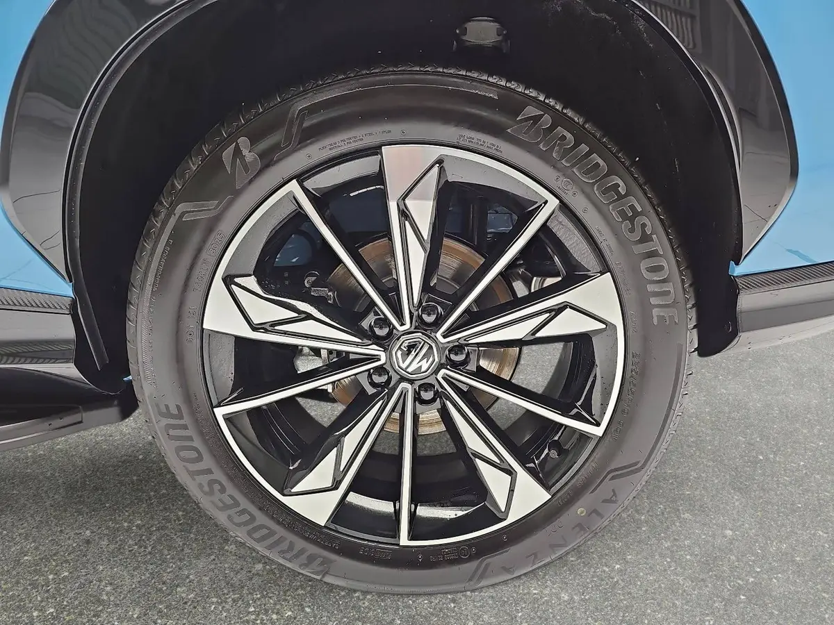 MG HS 1.5 PLUG-IN-HYBRID LUXURY LEDER 360-GRAD-KAMERA 19-ZOLL-LM