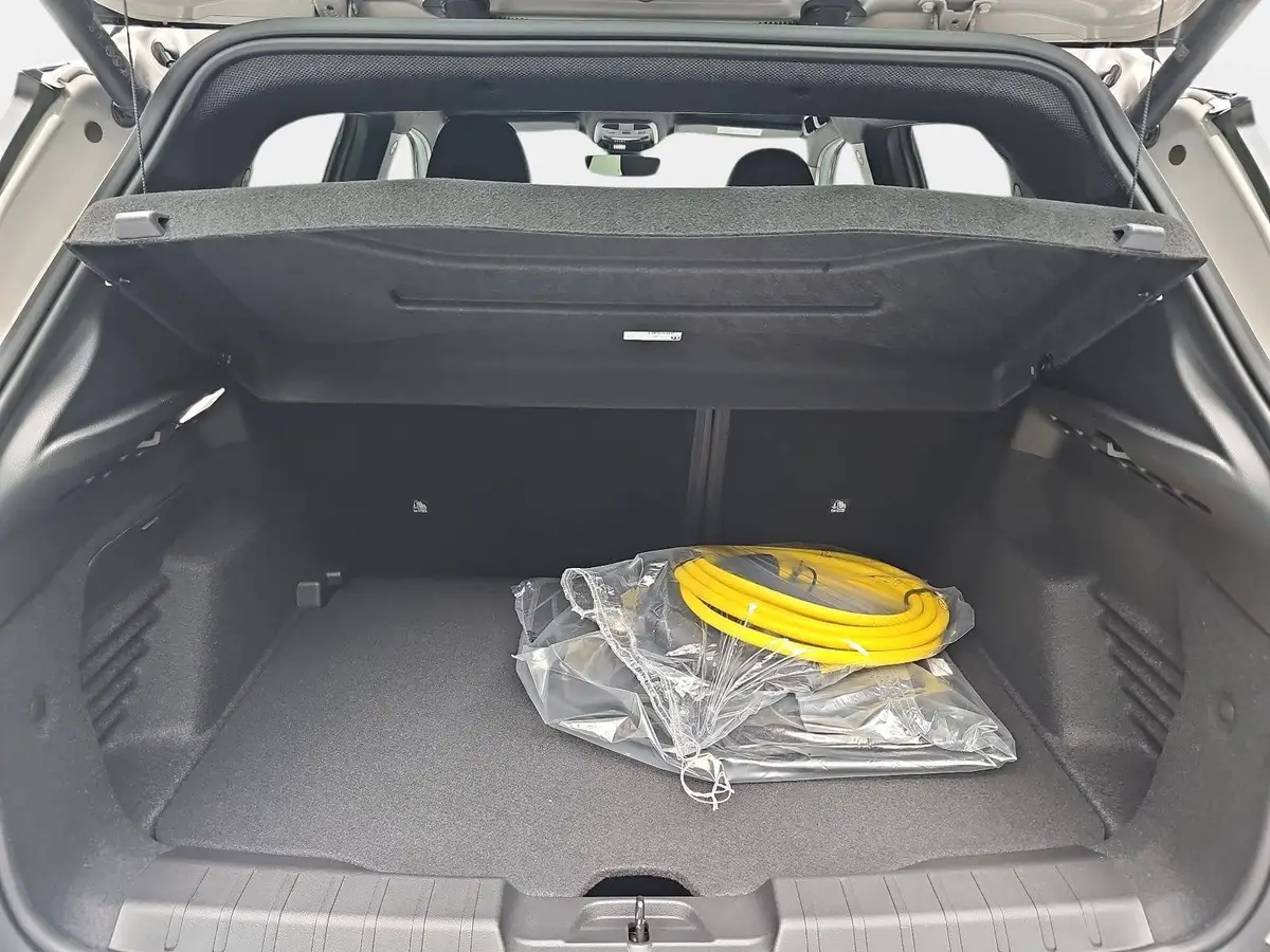 JEEP AVENGER FÖRDERFÄHIG ELEKTRO SUMMIT MJ26 LEDERSITZE INFOTAINMENT & KOMFORTPAKET