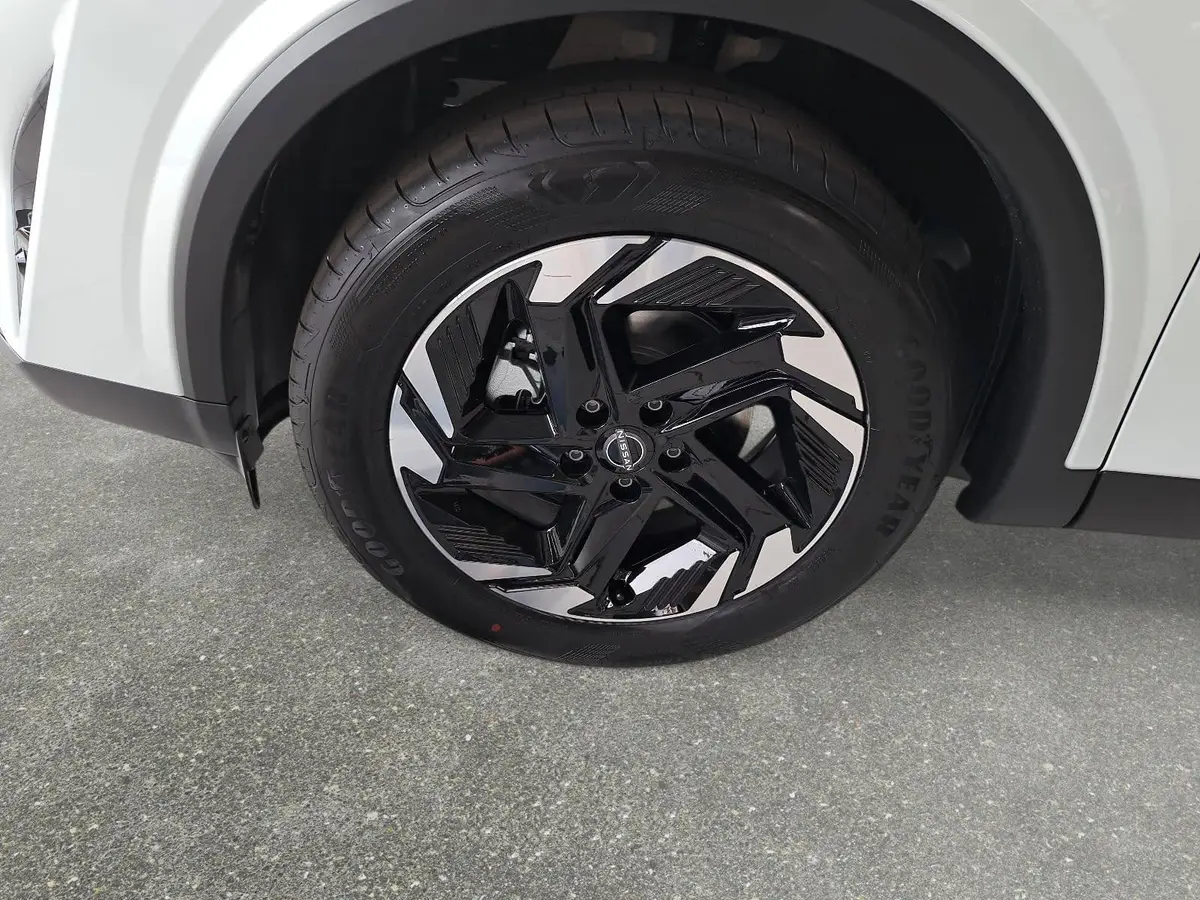 NISSAN QASHQAI 1.3 DIG-T MHEV AUTO. N-CONNECTA WINTER EL-HECKKLAPPE
