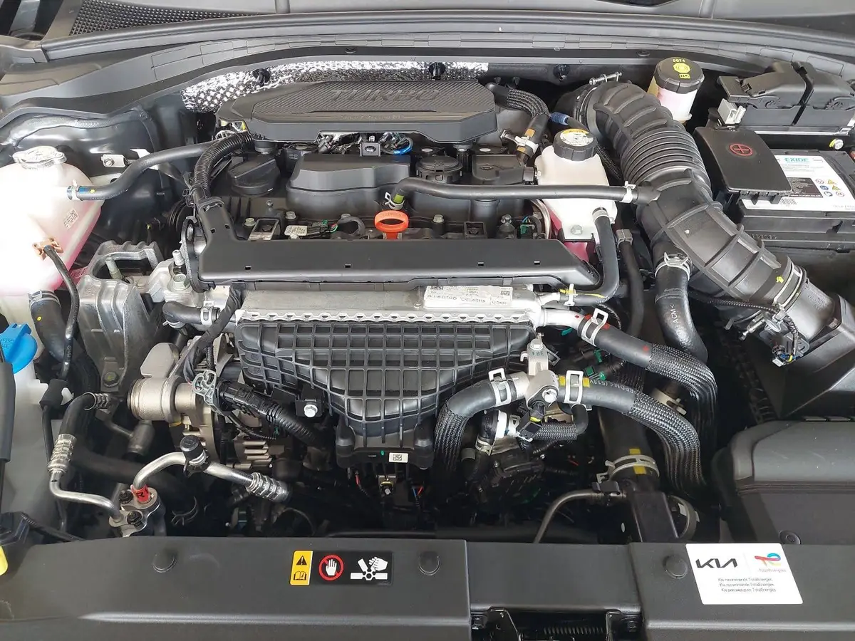 KIA XCEED 1.6 T-GDI 180 DCT SPIRIT MJ27 SOUND SITZ ADVANCED GLASDACH