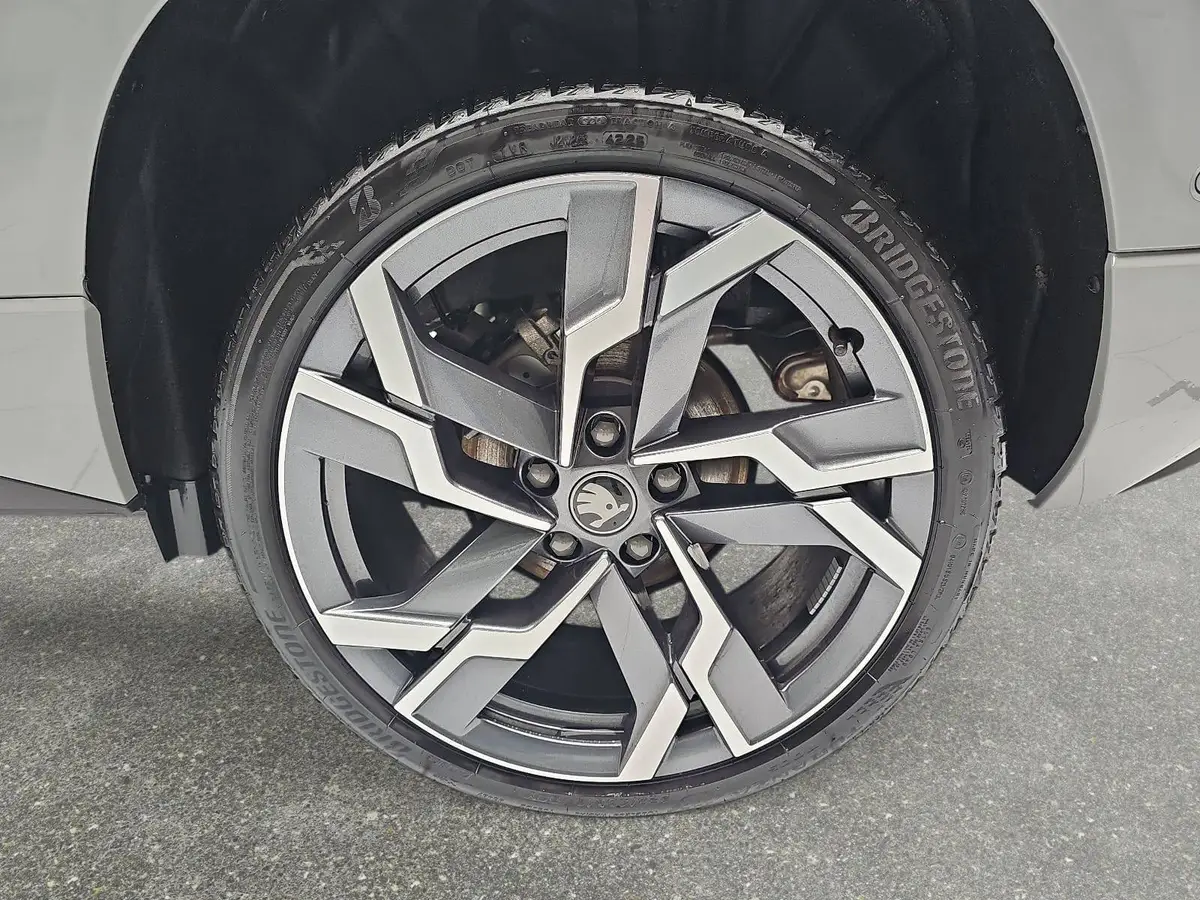 SKODA KAROQ 1.5 TSI DSG SPORTLINE NAVI LED-MATRIX PANO CANTON