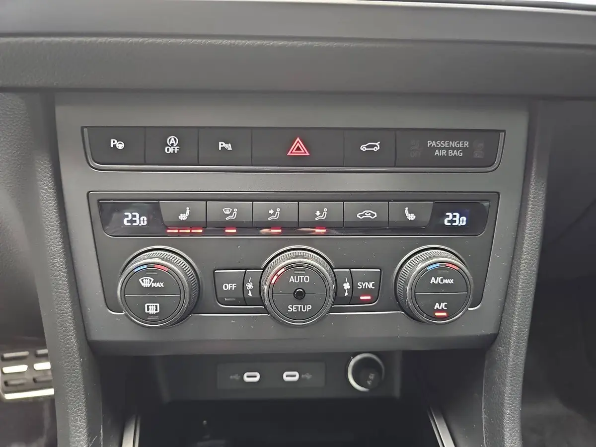 CUPRA ATECA 1.5 TSI DSG NAVI LED ACC LEDER AHK LM19