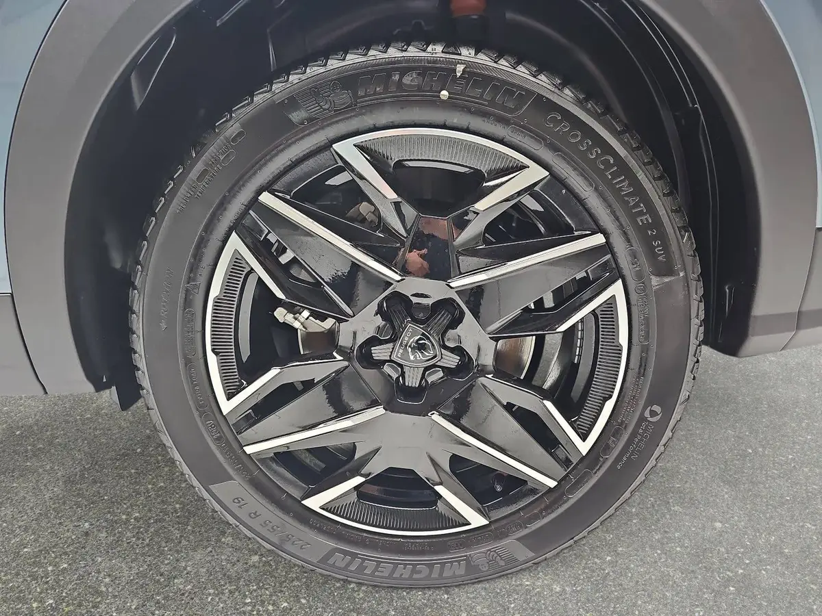 PEUGEOT 5008 1.2 HYBRID 145 E-DSC6 GT KLIMA LED 7-S DAB 360° AH