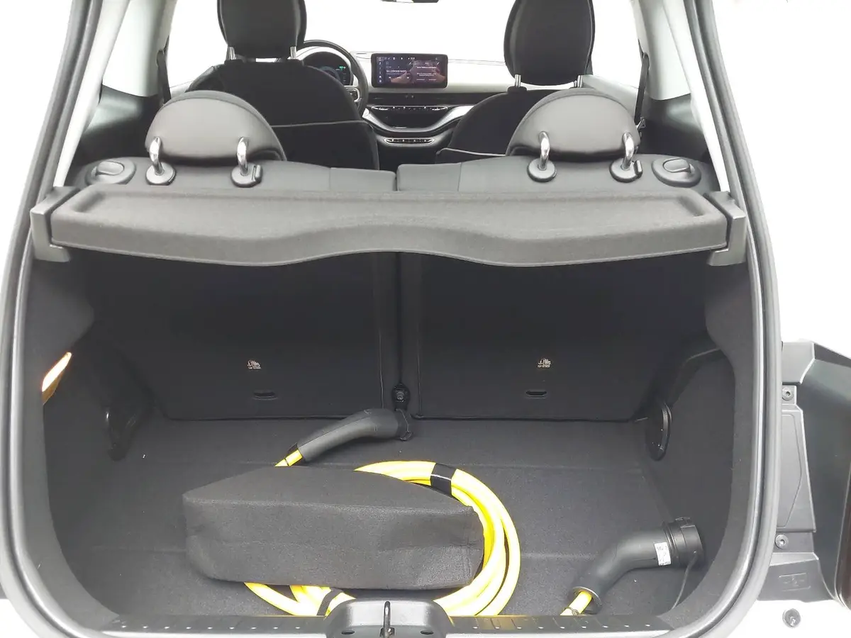 FIAT 500 ELEKTRO 42 KWH KOMFORT PAKET, 16 ZOLL LM FELGEN