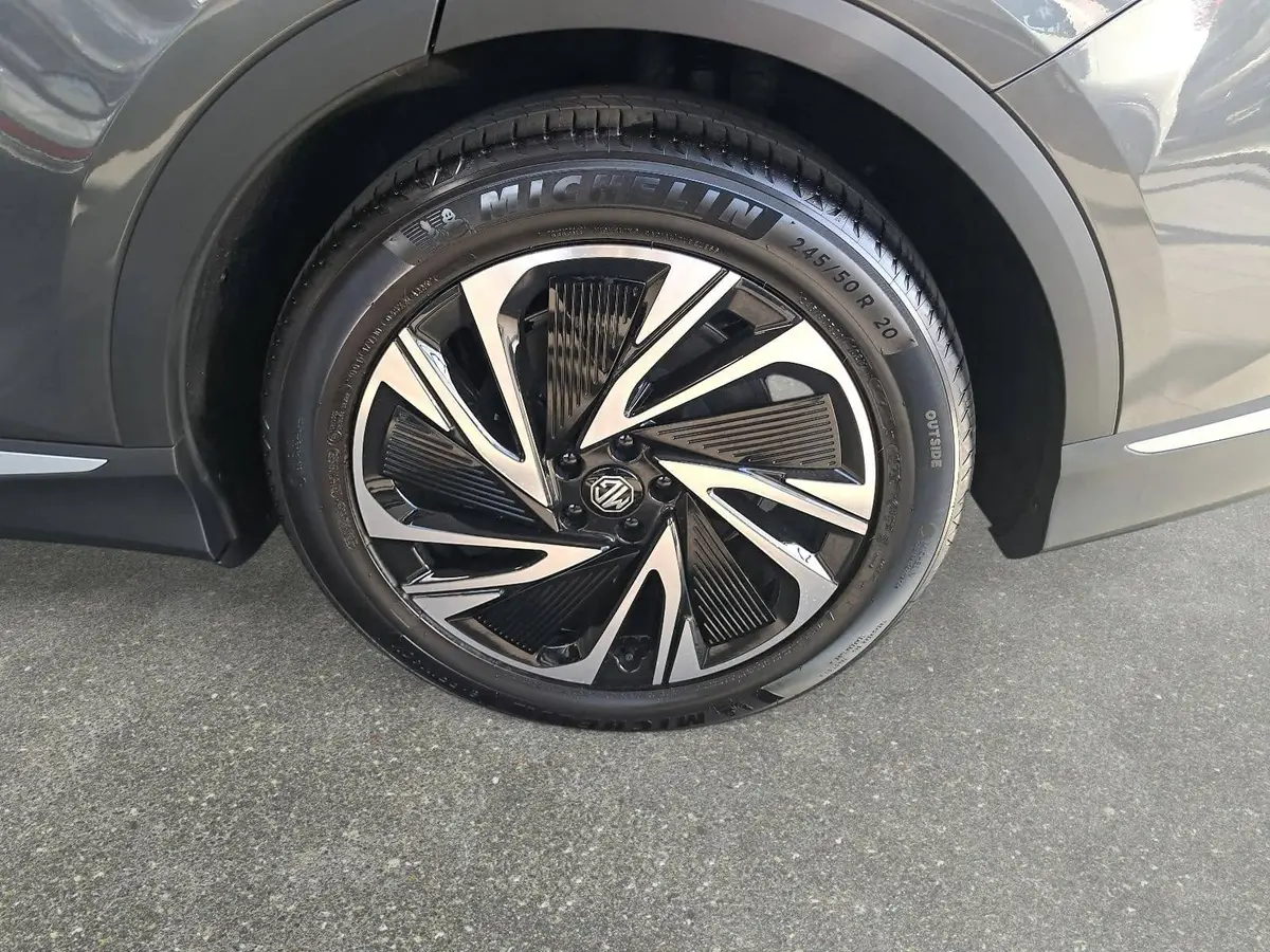 MG ANDERE EV FÖRDERFÄHIG 77 KWH LUXURY AWD PANORAMA LEDER 20-ZOLL
