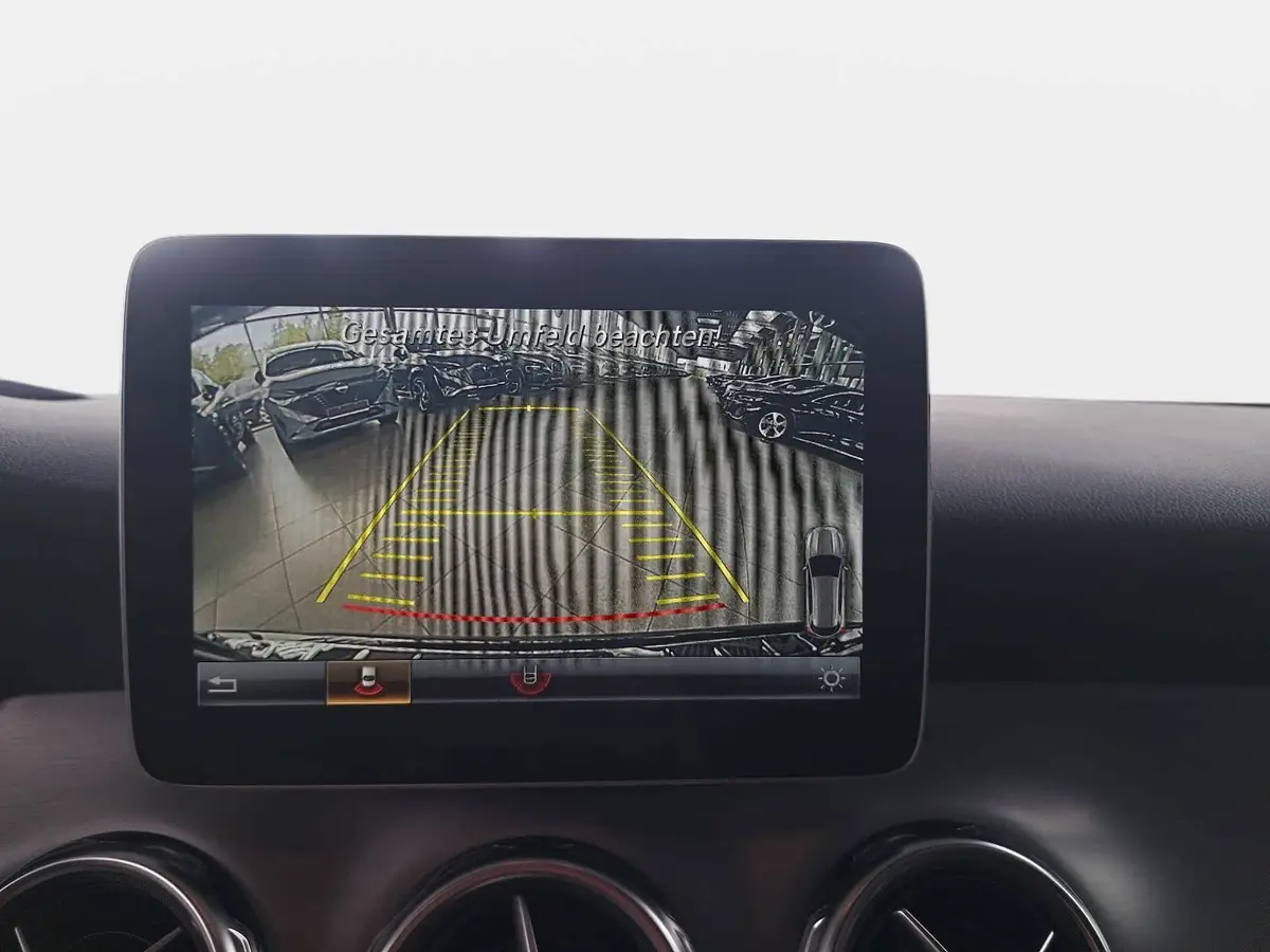 MERCEDES-BENZ GLA 250 AUTO. AMG LINE 4MATIC NAVI