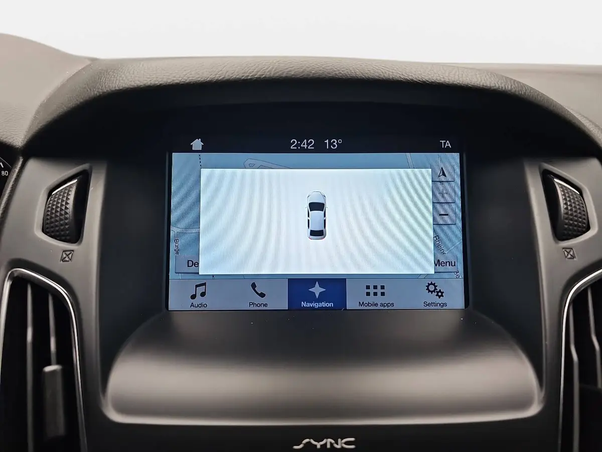 FORD FOCUS 1.0 EB BUSINESS NAVI GRA WINTER P-ASSIST AHK