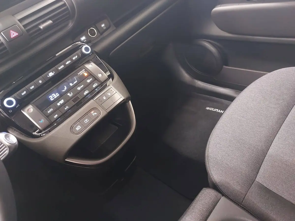 HYUNDAI INSTER ELEKTRO 42 KWH TREND 2WD NAVI LM