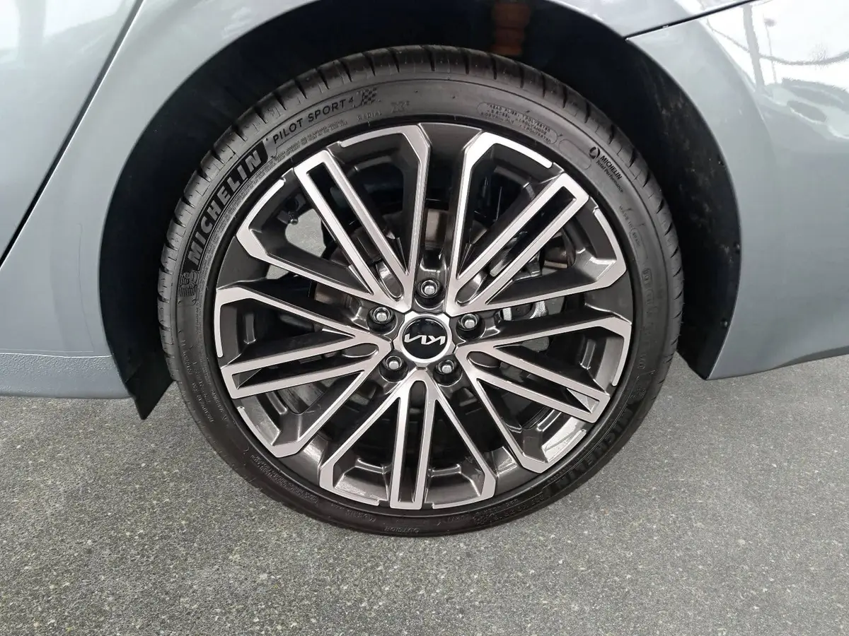 KIA CEED SW 1.5 T-GDI DCT7 GT-LINE TECHNOLOGIE PERFORMANCE