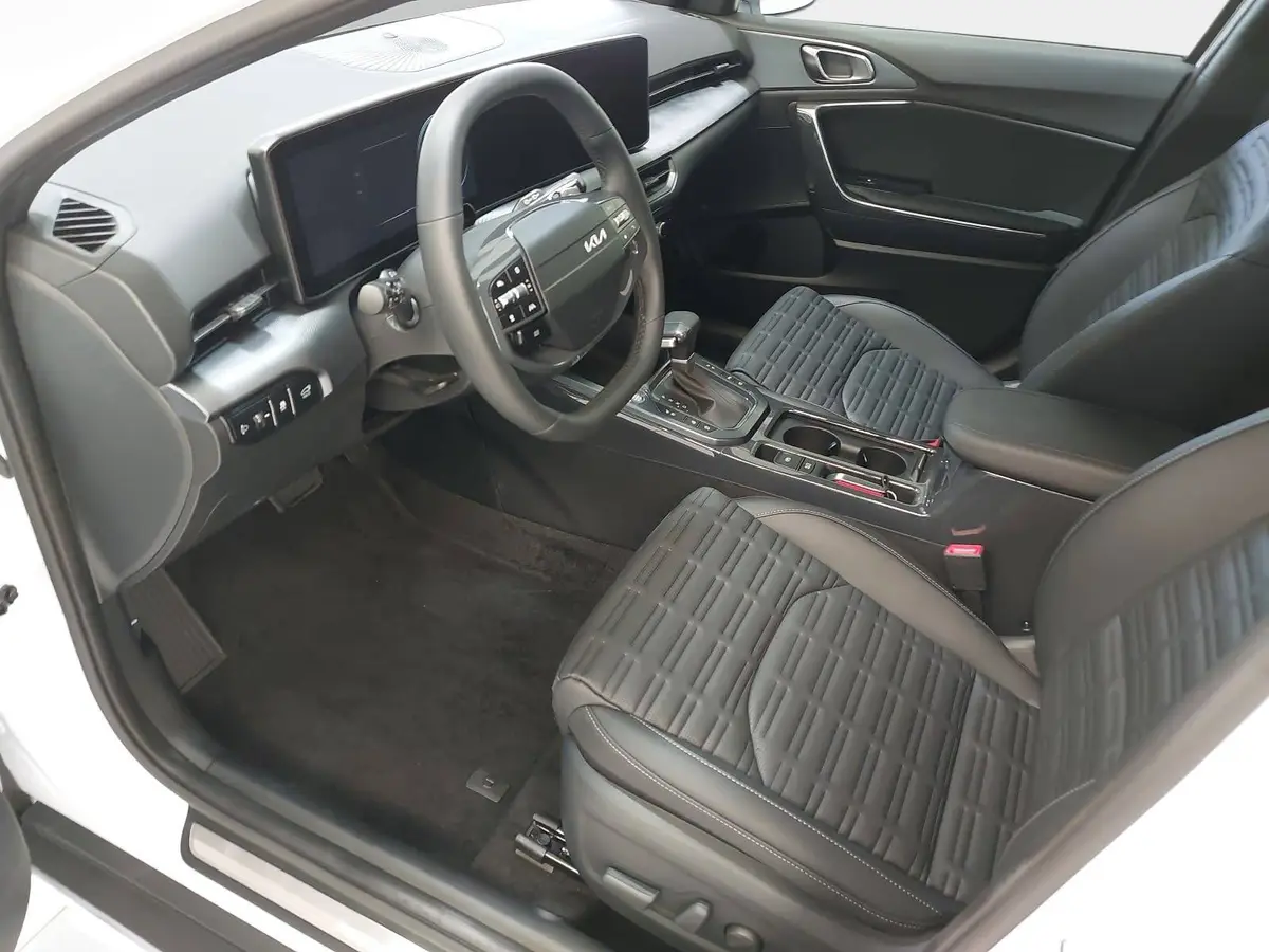 KIA XCEED 1.6 T-GDI 180 DCT SPIRIT MJ27 SOUND SITZ ADVANCED