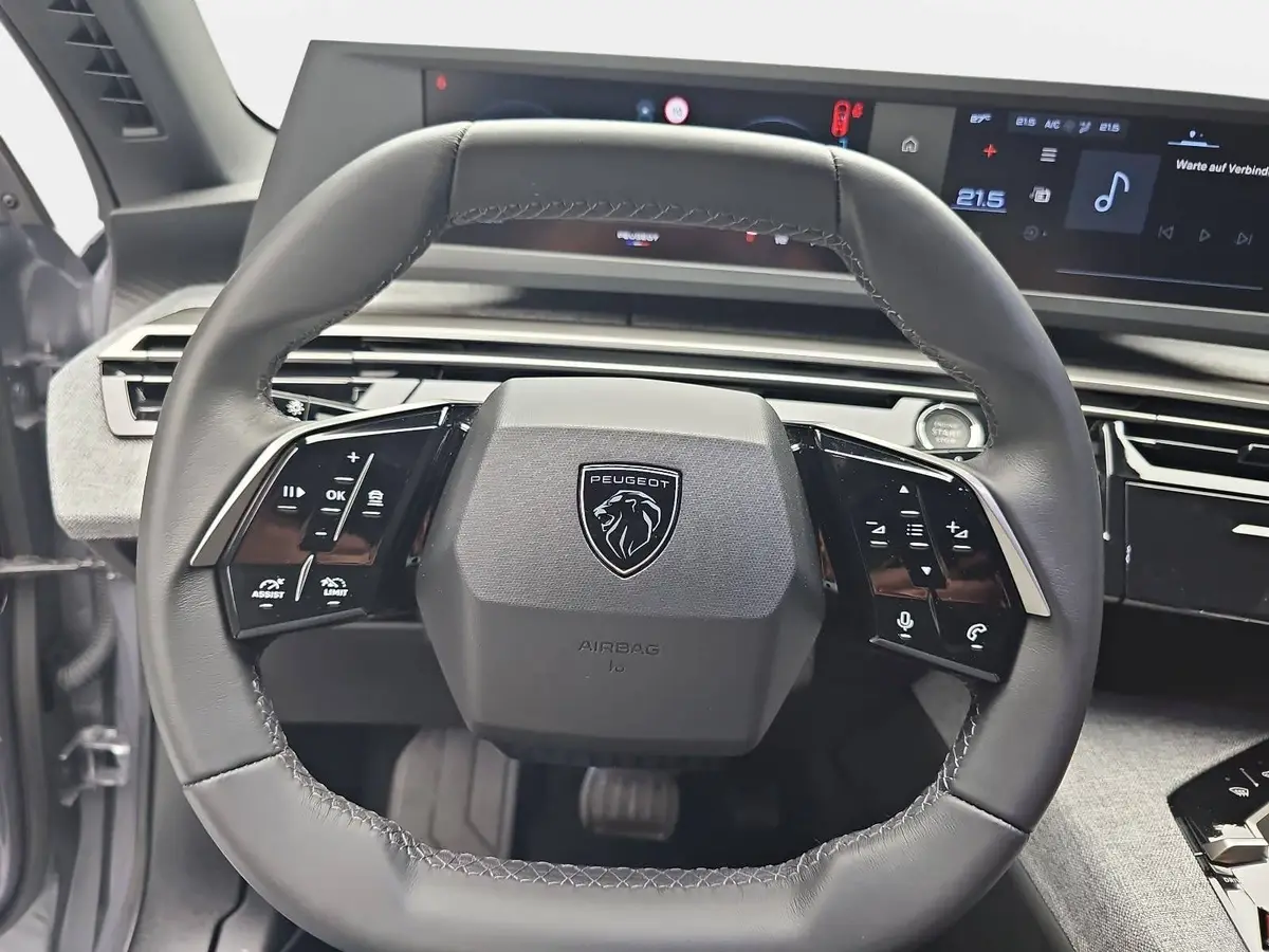 PEUGEOT 5008 1.2 HYBRID 145 E-DSC6 ALLURE KLIMA LED 7-S DAB 360