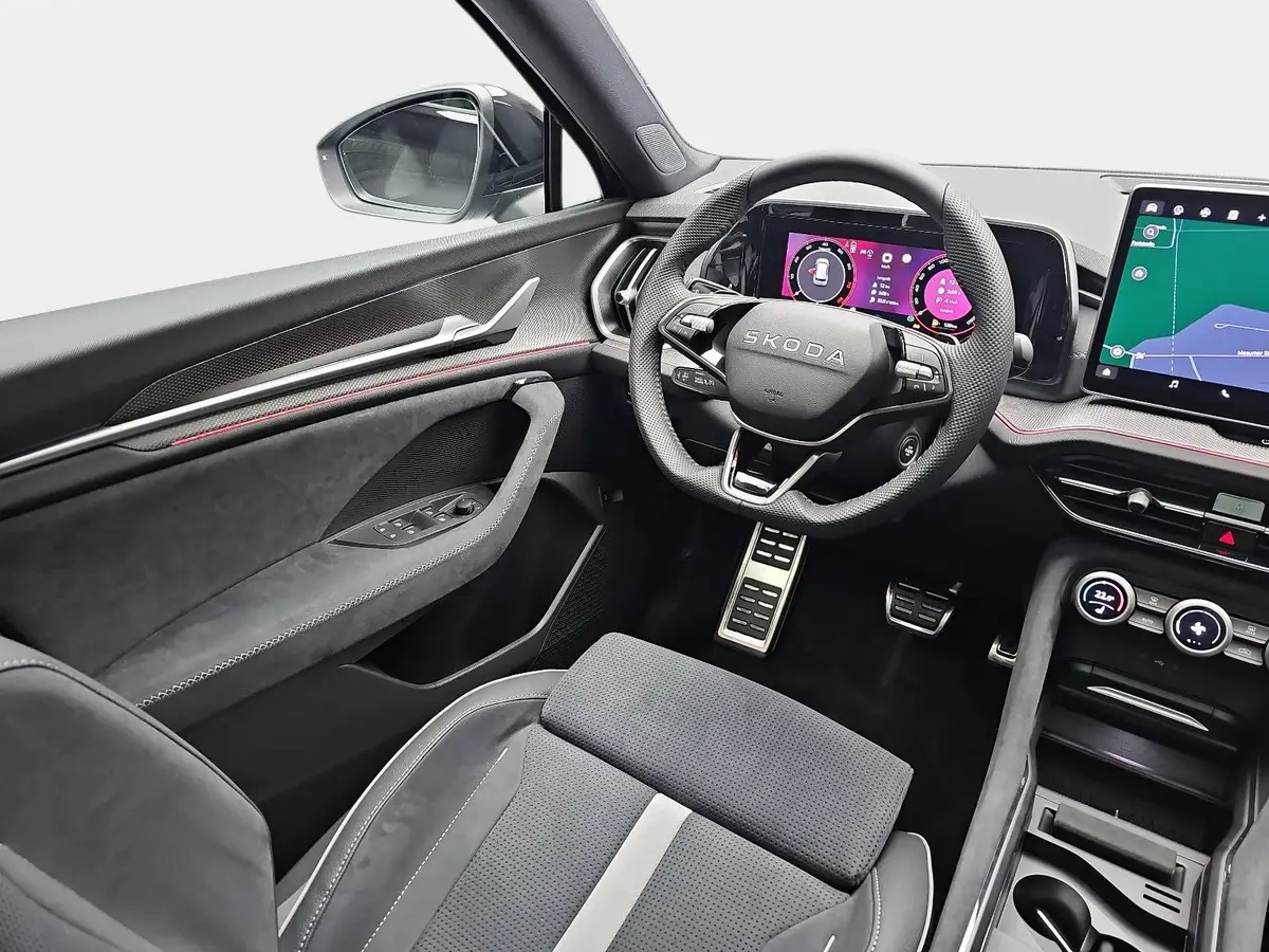 SKODA KODIAQ 1.5 TSI DSG SPORTLINE NAVI LED PANO 7-SITZE KAMERA