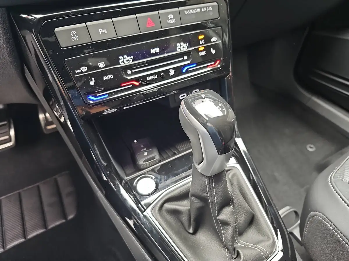 VW T-CROSS 1.0 TSI DSG R-LINE IQ-LED ACC WINTER SICHT KAMERA 