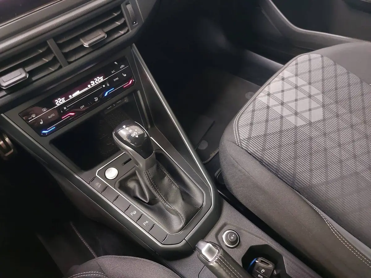 VW TAIGO 1.0 TSI DSG R-LINE NAVI MATRIX LM18