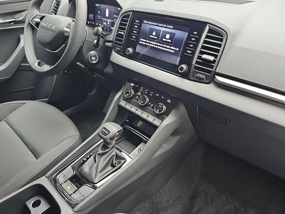 SKODA KAROQ 1.5 TSI DSG 130 JAHRE LED KAMERA AHK