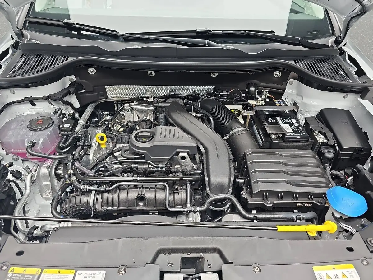 SKODA KAROQ 1.5 TSI DSG 130 JAHRE LED KAMERA AHK
