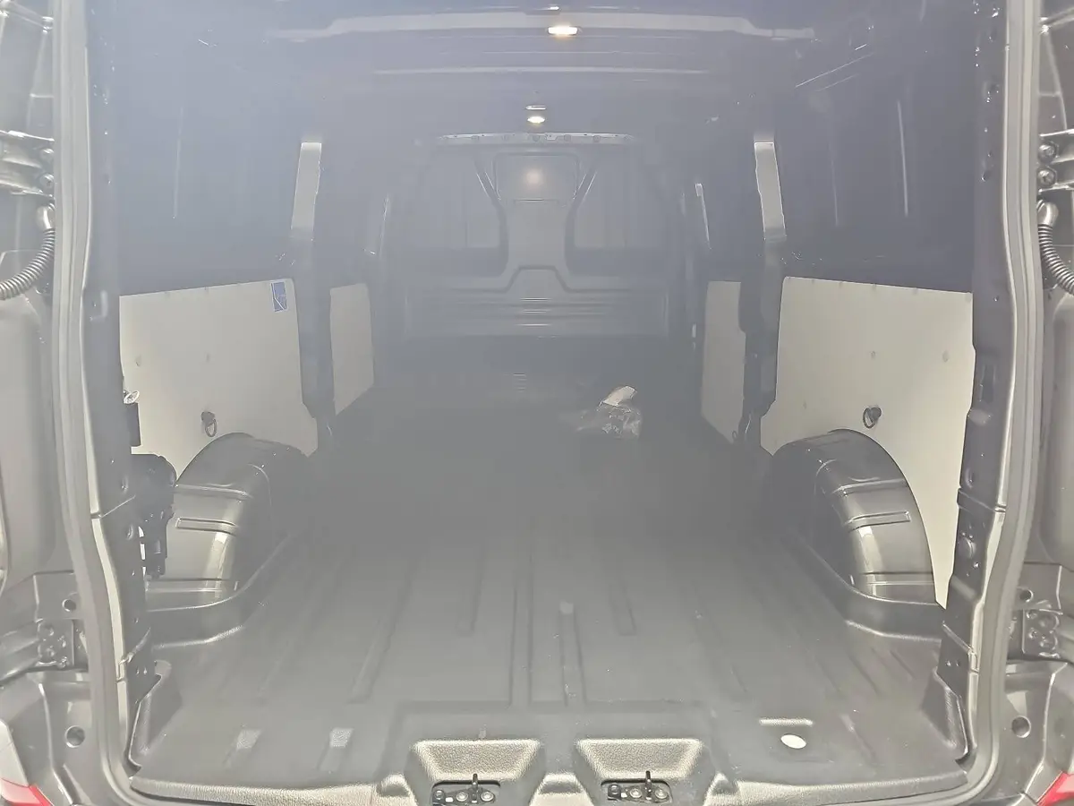 VW T7 TRANSPORTER 2.0 TDI DSG KASTEN L2H1 LED