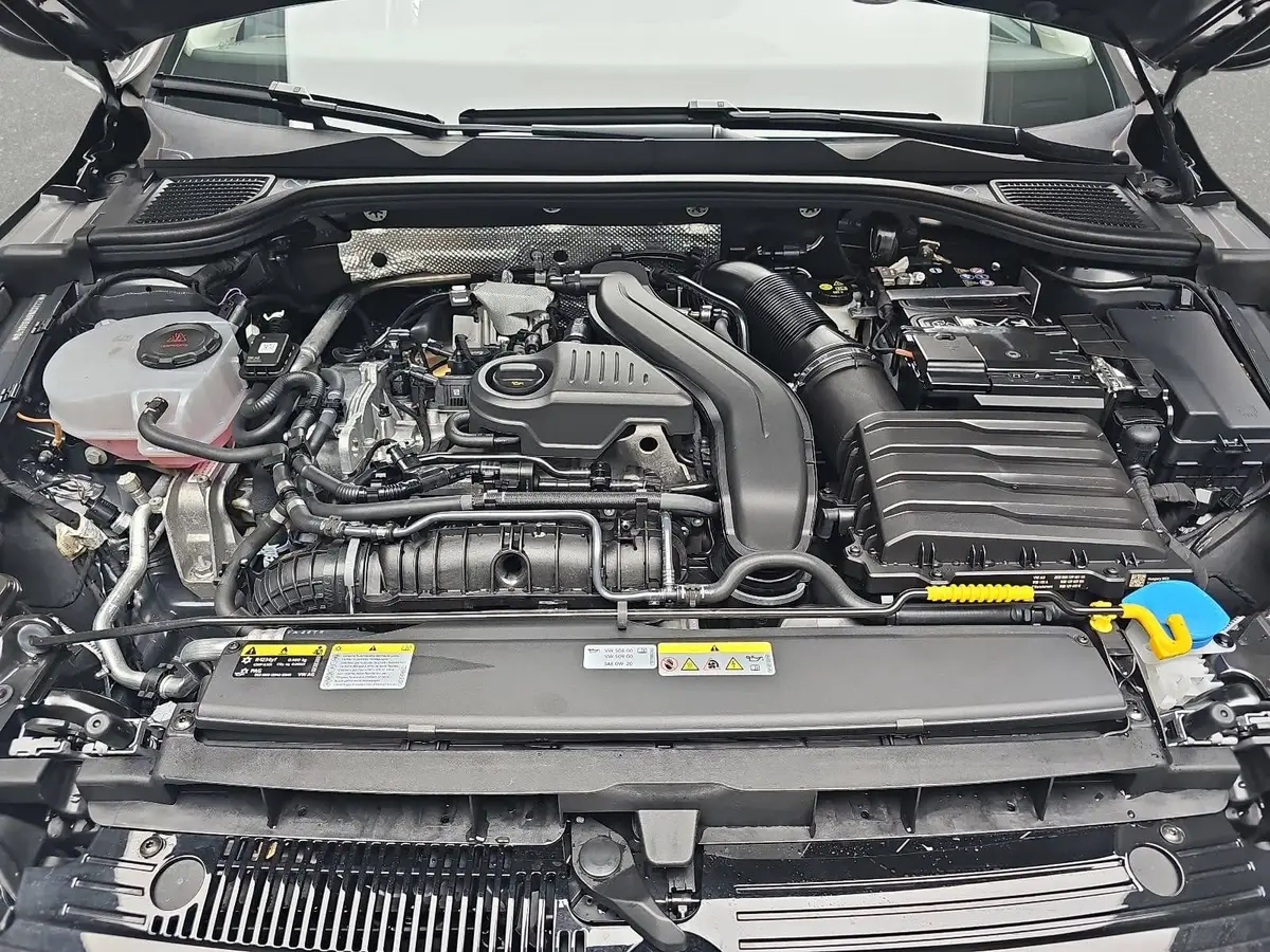 VW GOLF 1.5 TSI VIII VARIANT LIFE LED AHK LM
