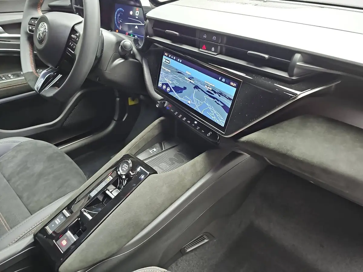 ALFA ROMEO JUNIOR IBRIDA 1.2 VGT 48V-HYBRID 21KW INTENSA