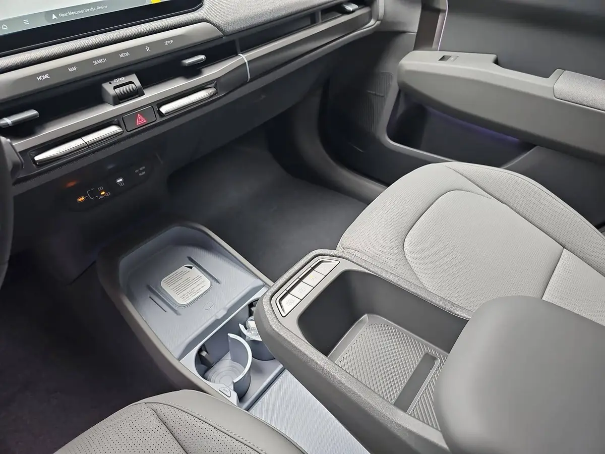 KIA EV3 81.4 KWH EARTH MJ26 WINTER BUSIN. UPGRADE DRIVEWISE-PARK DESIGN SOUND