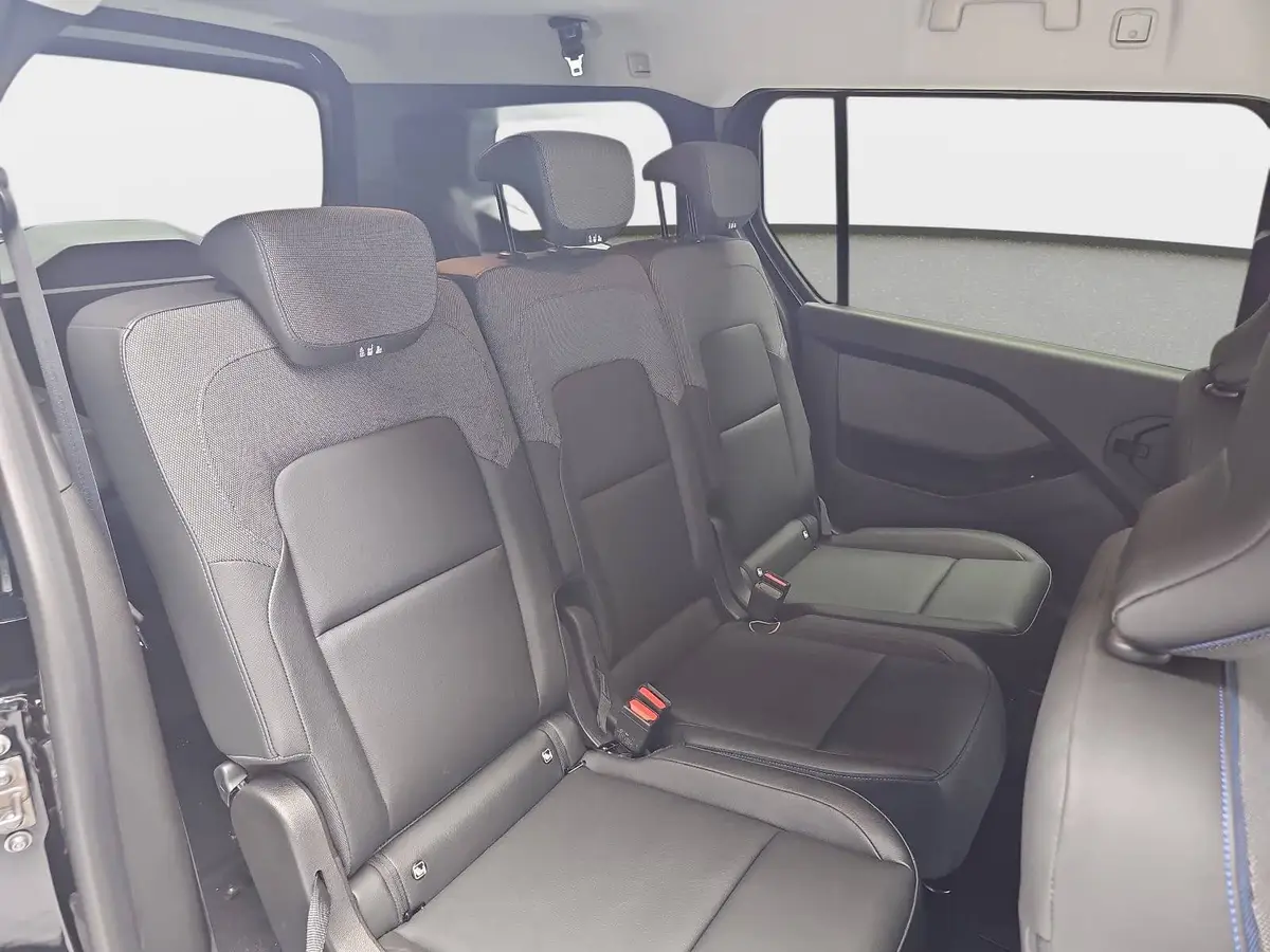 NISSAN TOWNSTAR KOMBI 1.3 DIG-T L2 2.3T AUTO. TEKNA 7-SITZER