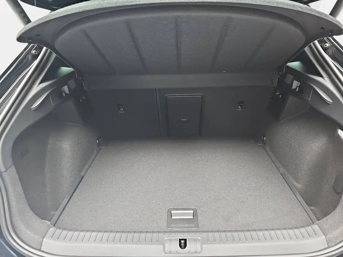 CUPRA FORMENTOR 1.5 ETSI DSG LED EDGE PAKET EL.HECKKLAPPE KAM