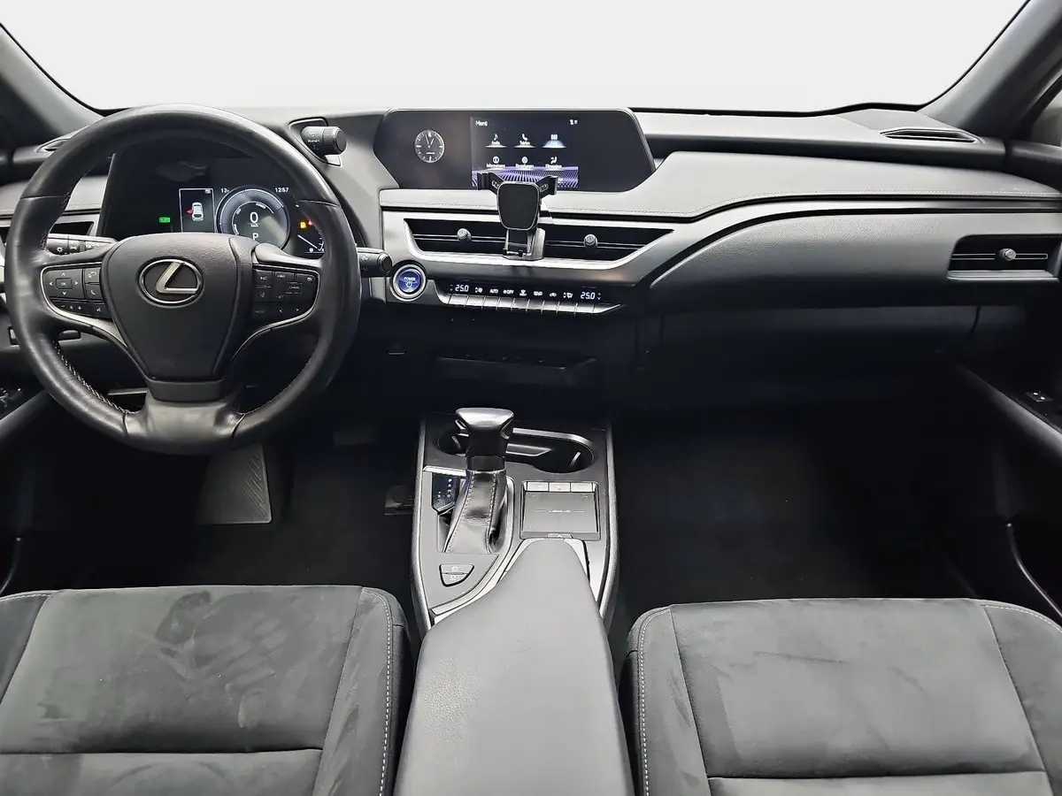 LEXUS UX 200H LED ACC LM18