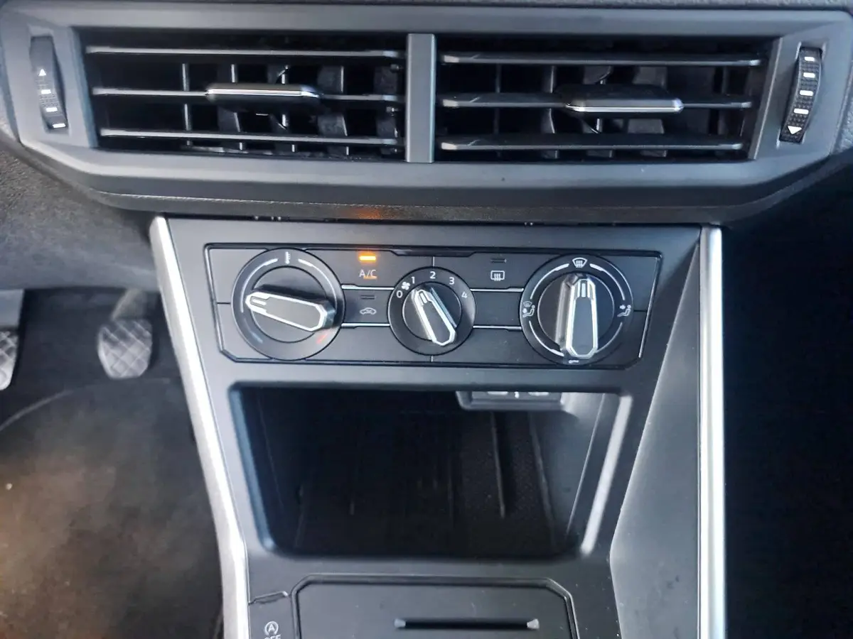 VW POLO 1.0 TSI LIFE LED KLIMA APP-CONNECT SICHT PDC KAMER