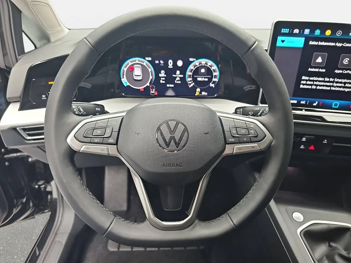 VW GOLF VIII 1.5 TSI LIFE LED ACC KAMERA AHK LM17