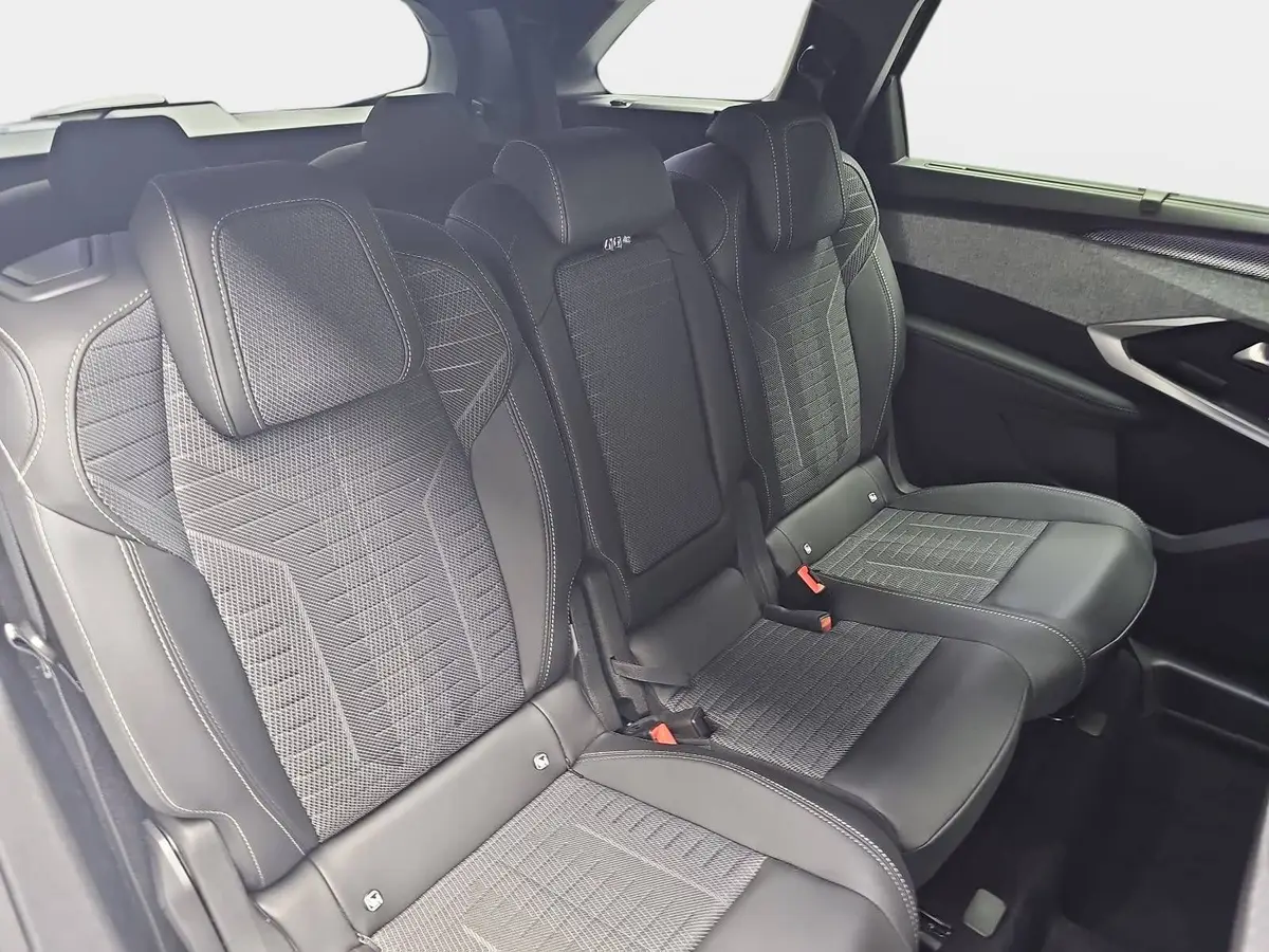 PEUGEOT 5008 1.2 HYBRID 145 E-DSC6 GT KLIMA LED 7-S DAB 360° AH