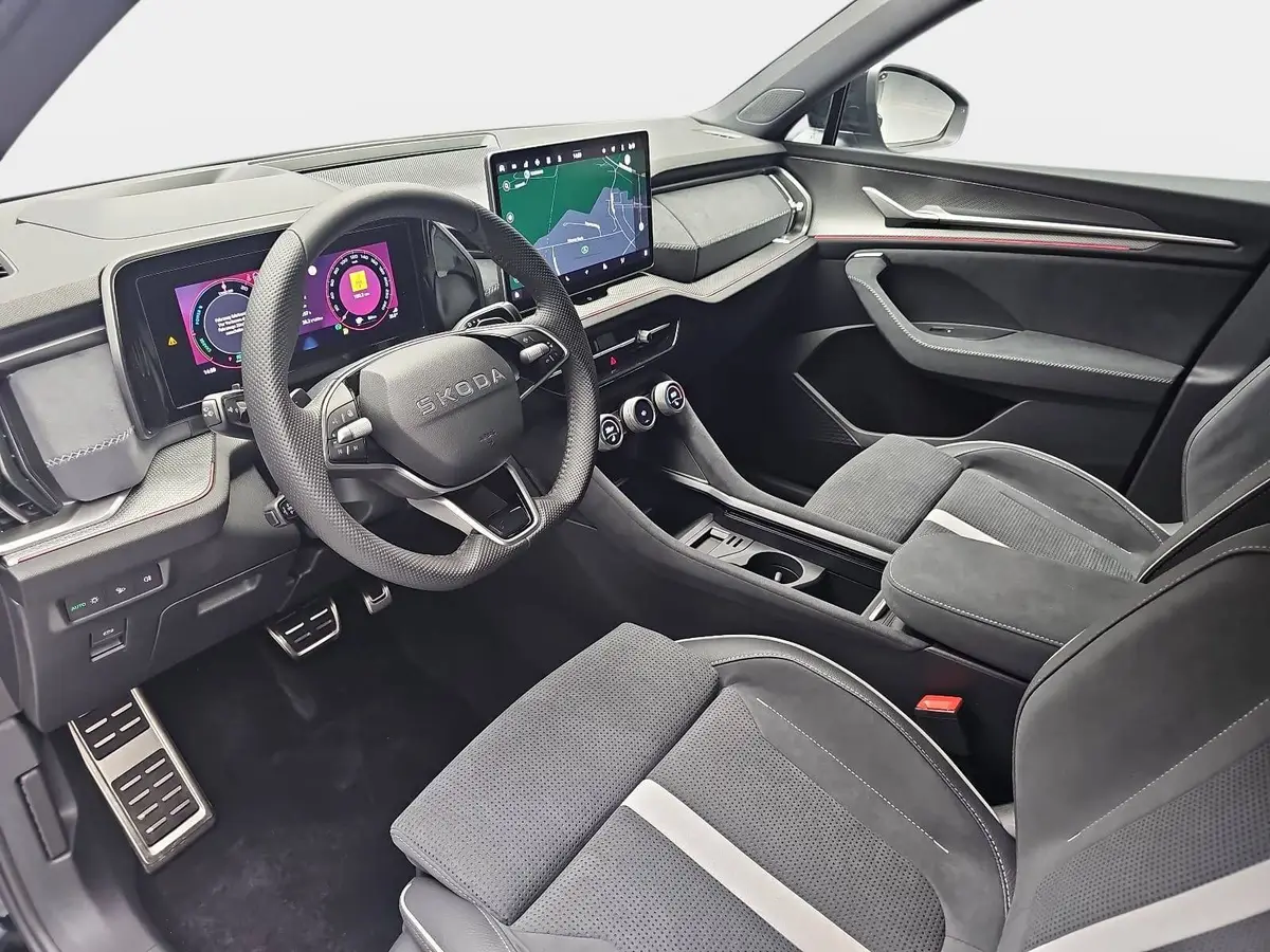SKODA KODIAQ 1.5 TSI DSG IV PHEV SPORTLINE AHK PANO LM