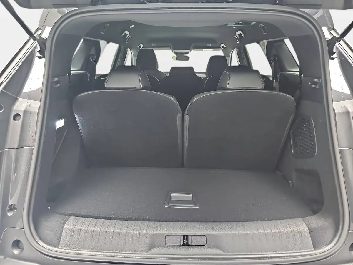 PEUGEOT 5008 1.2 HYBRID 145 E-DSC6 ALLURE KLIMA LED 7-S DAB 360
