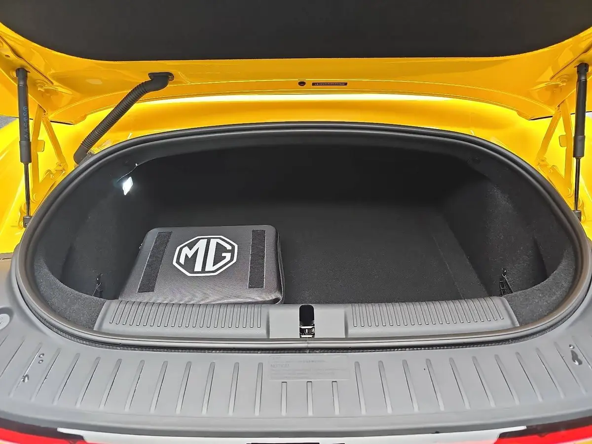 MG CYBERSTER EV 77 KWH