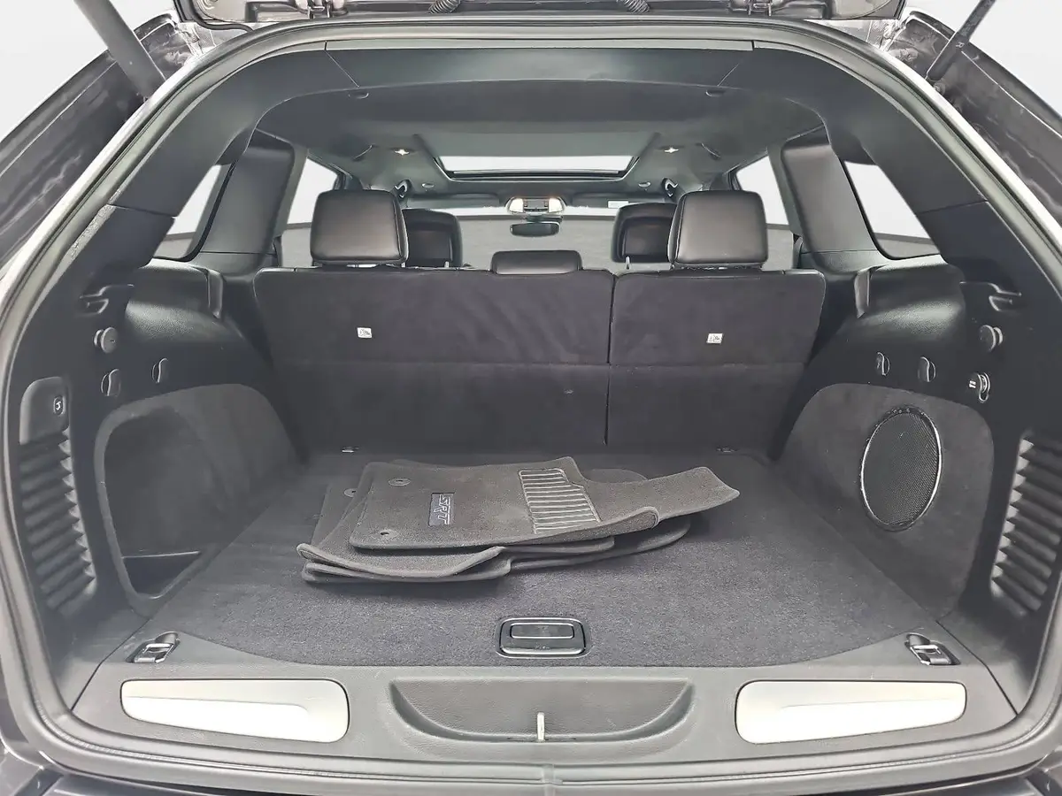 JEEP GRAND CHEROKEE 6.4 AUTO. SRT AWD NAVI SOUND WINTER PANO AHK LM20