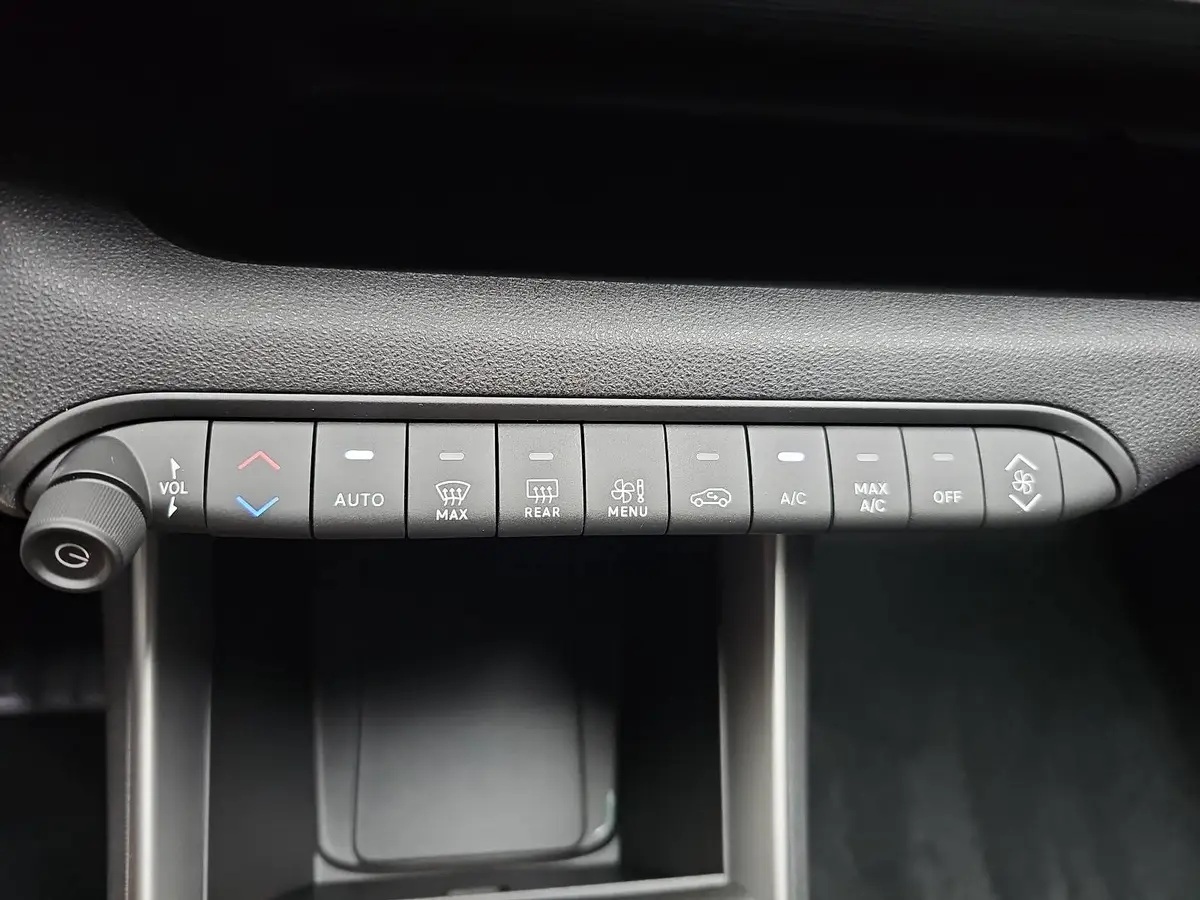 JEEP AVENGER 1.2 GSE T3 ALTITUDE MJ25 WINTER PAKET ALLWETTERREIFEN