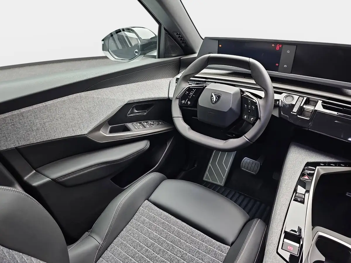 PEUGEOT 3008 1.2 HYBRID 145 E-DSC6 ALLURE LED DAB WINTER AHK LM