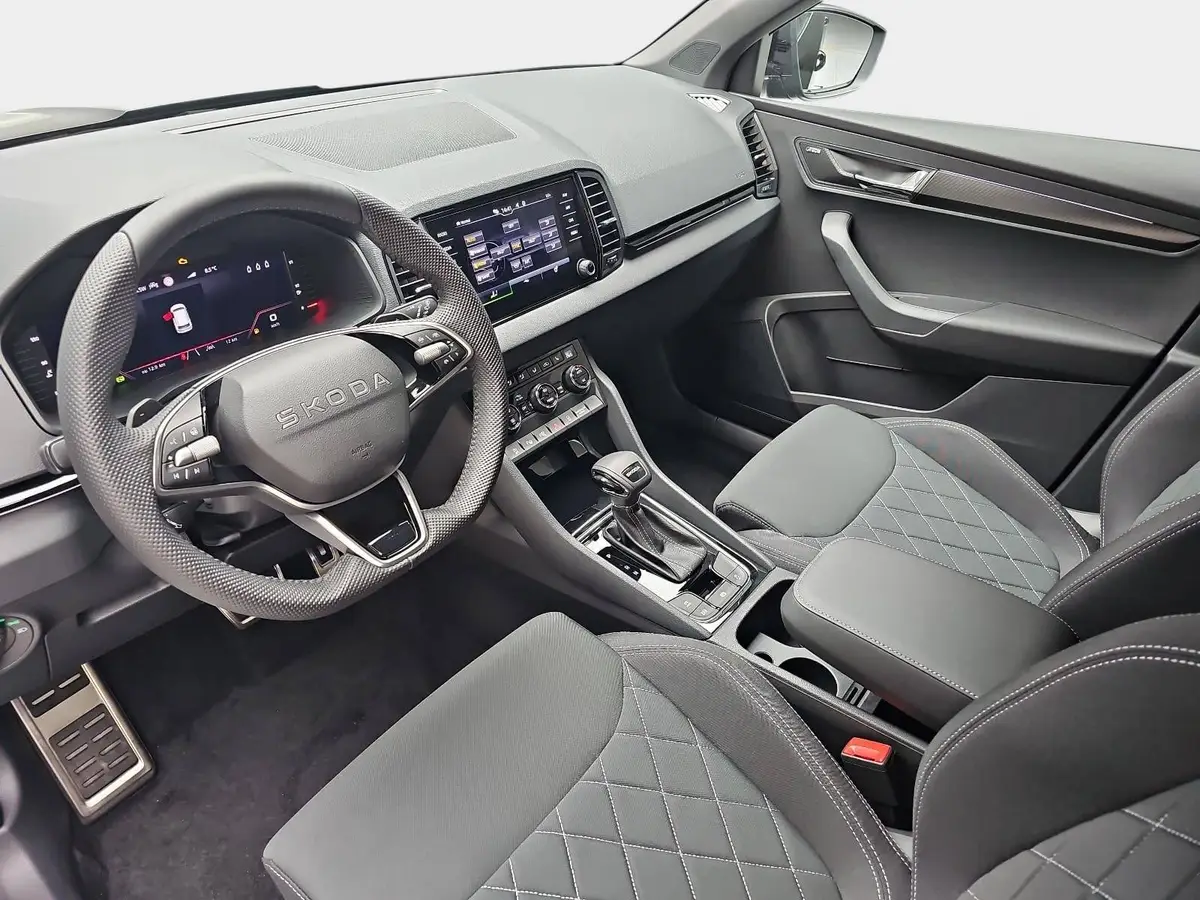SKODA KAROQ 1.5 TSI DSG SPORTLINE NAVI LED-MATRIX PANO WINTER 
